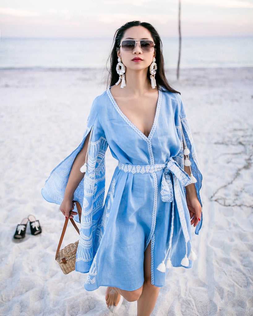 Date night at the beach with wicker camera bag