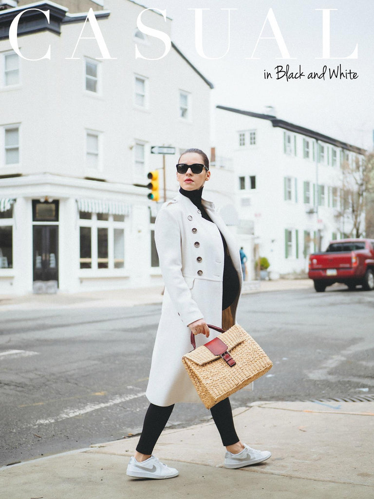CASUAL IN Black and White